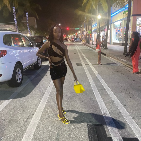 IMMORALITY - Picture 4 of 7